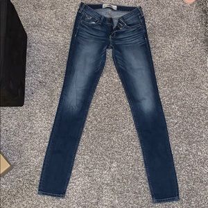 Low-rise Hollister medium wash jeans